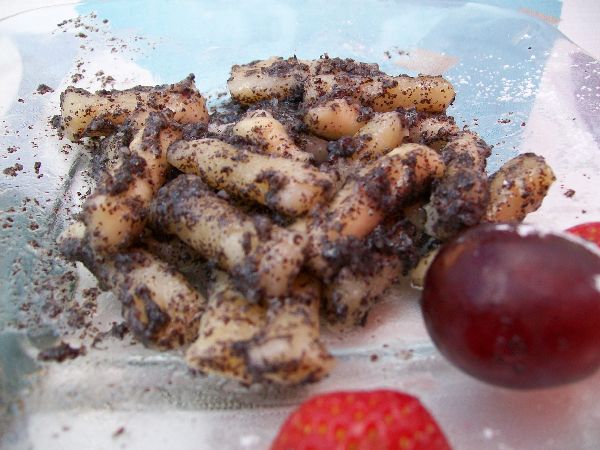 Chicche con chiodi di garofano e zucchero a velo Chicche con chiodi di garofano e zucchero a velo