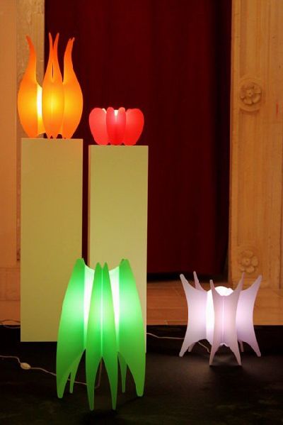 Lampade a basso consumo energetico, prodotte con un sistema di assemblaggio innovativo ed esclusivo. Designer Sergio Catalano Lampade a basso consumo energetico, prodotte con un sistema di assemblaggio innovativo ed esclusivo. Designer Sergio Catalano