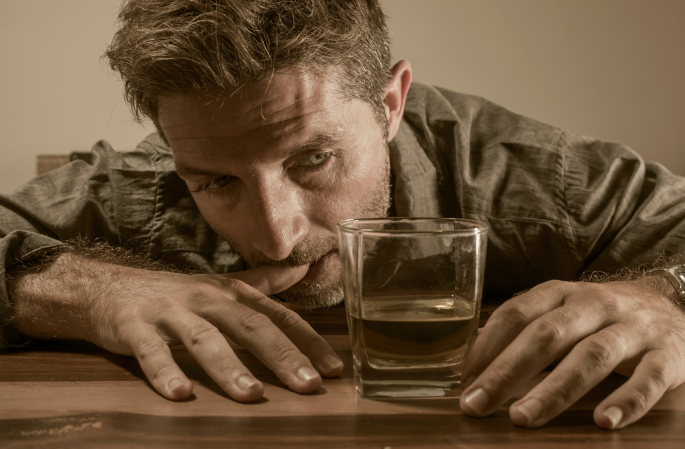 Effetti dell’astinenza da alcol: l’allucinosi alcolica e il delirium tremens